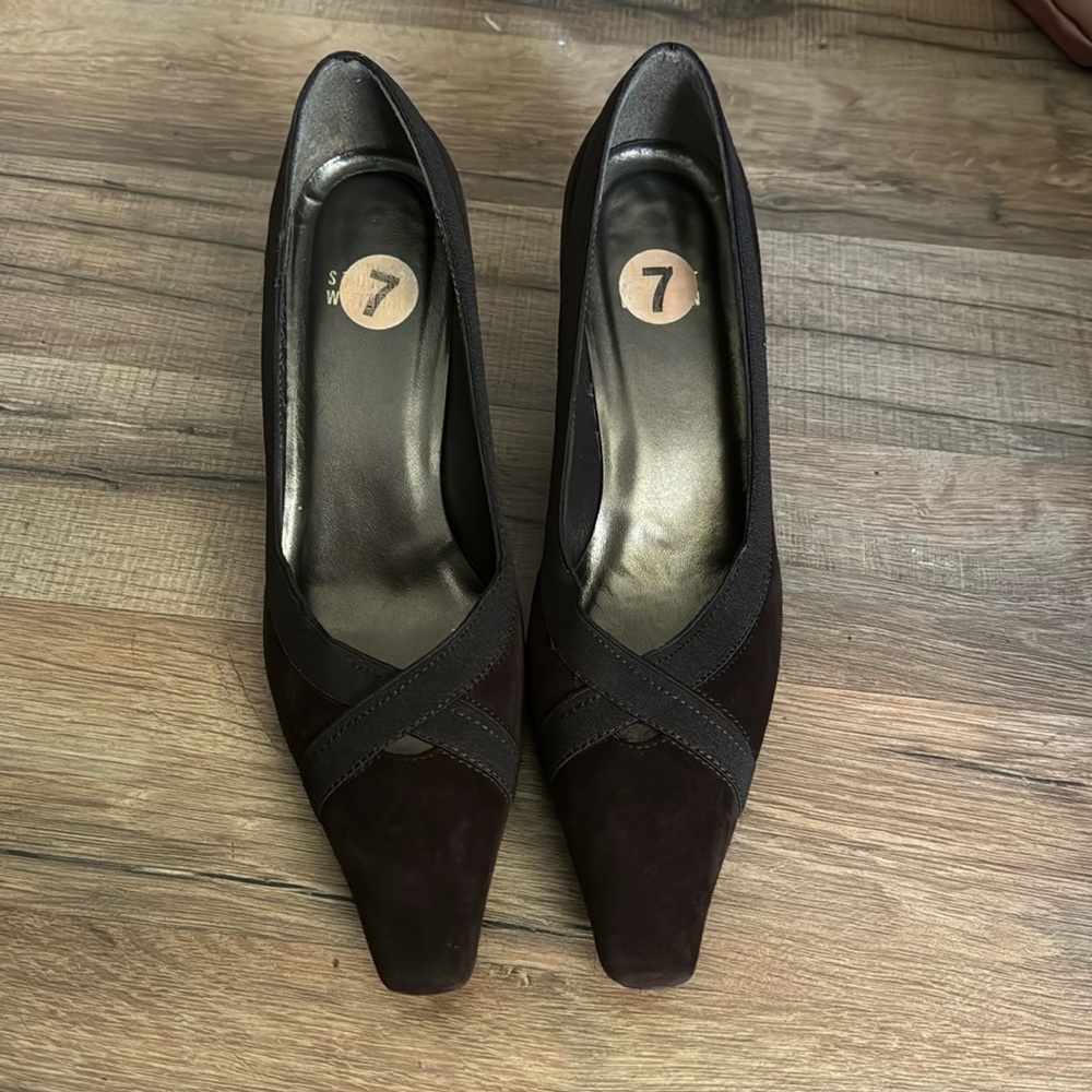 Vintage Stuart Weitzman brown suede heel - size 7 - great condition